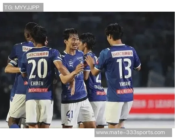 鲁能与广岛三箭激战正酣比分悬念引发球迷热议